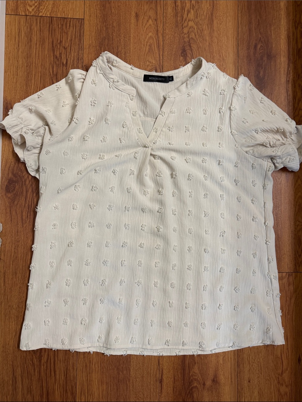 Marokeety Cream Textured V-Notch Short Sleeve Blouse